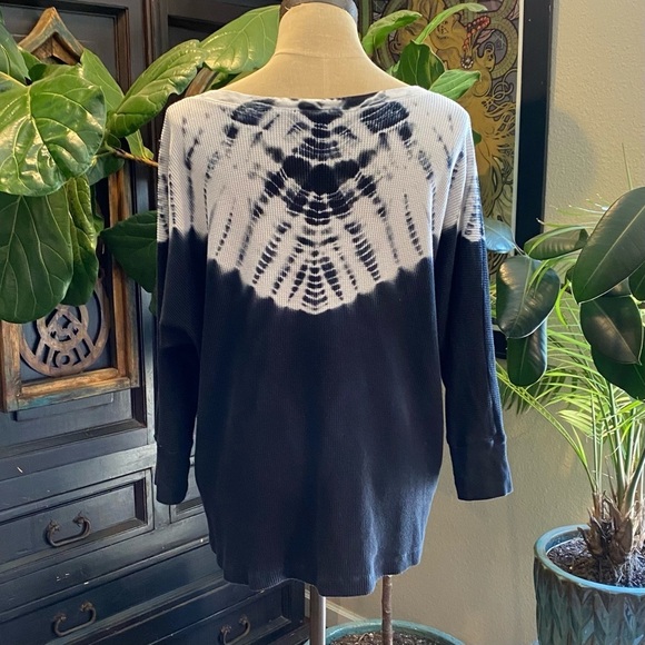 Splendid Dolman Waffle Knit Navy Tie Dye VNeck - Picture 4 of 14